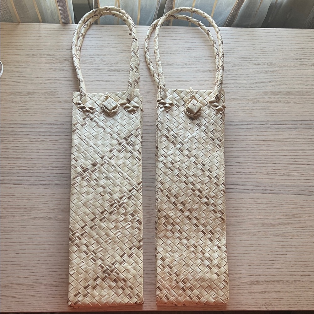 Chic Woven Wine Bottle Carriers in Natural Tan